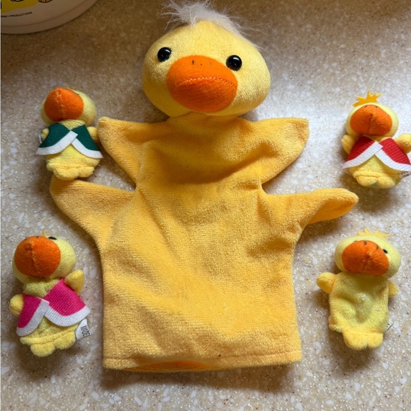 Yellow Duck Puppet Set Ducky Finger Puppets set of 5 - Picture 1 of 13